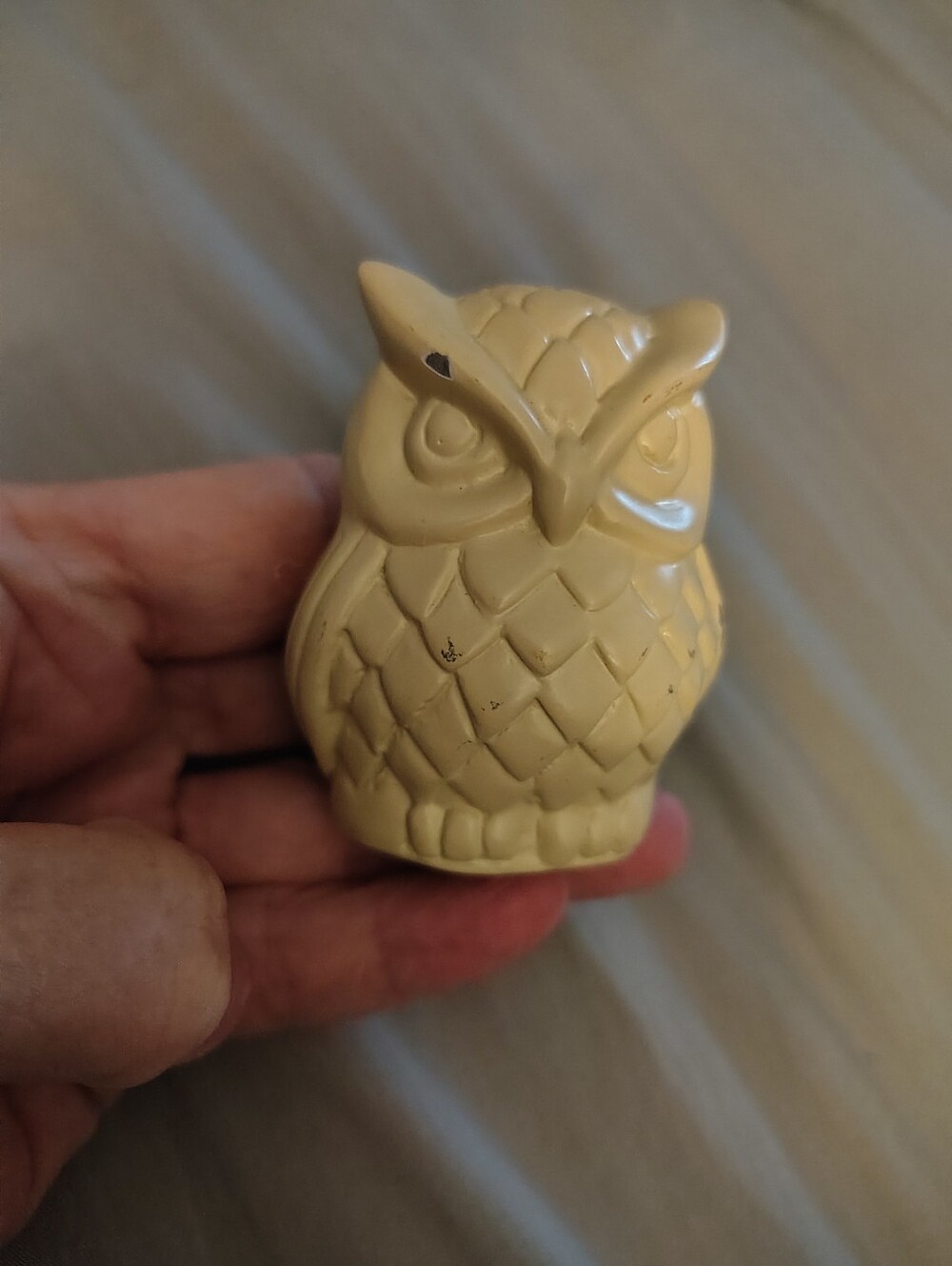 Glossy Cream Ceramic Owl Figurine - Decorative Accent